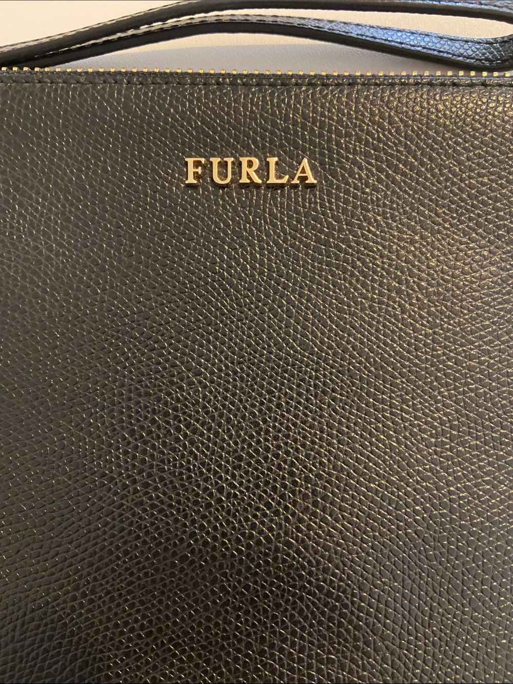 Furla Black Leather Babylon Clutch/Wristlet with Gold Logo EUC zip closure - Picture 6 of 12